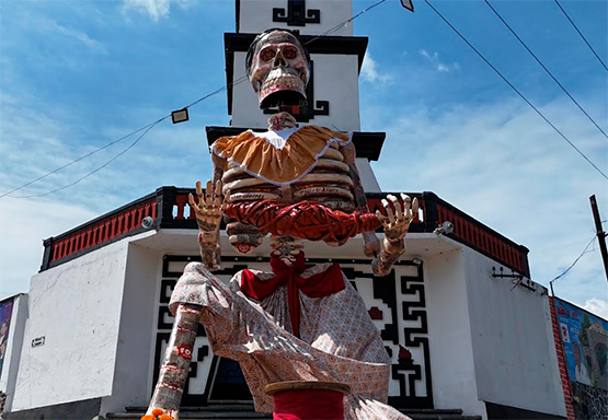 Ariadna Ayala invita a conocer La catrina obrera textil en Metepec