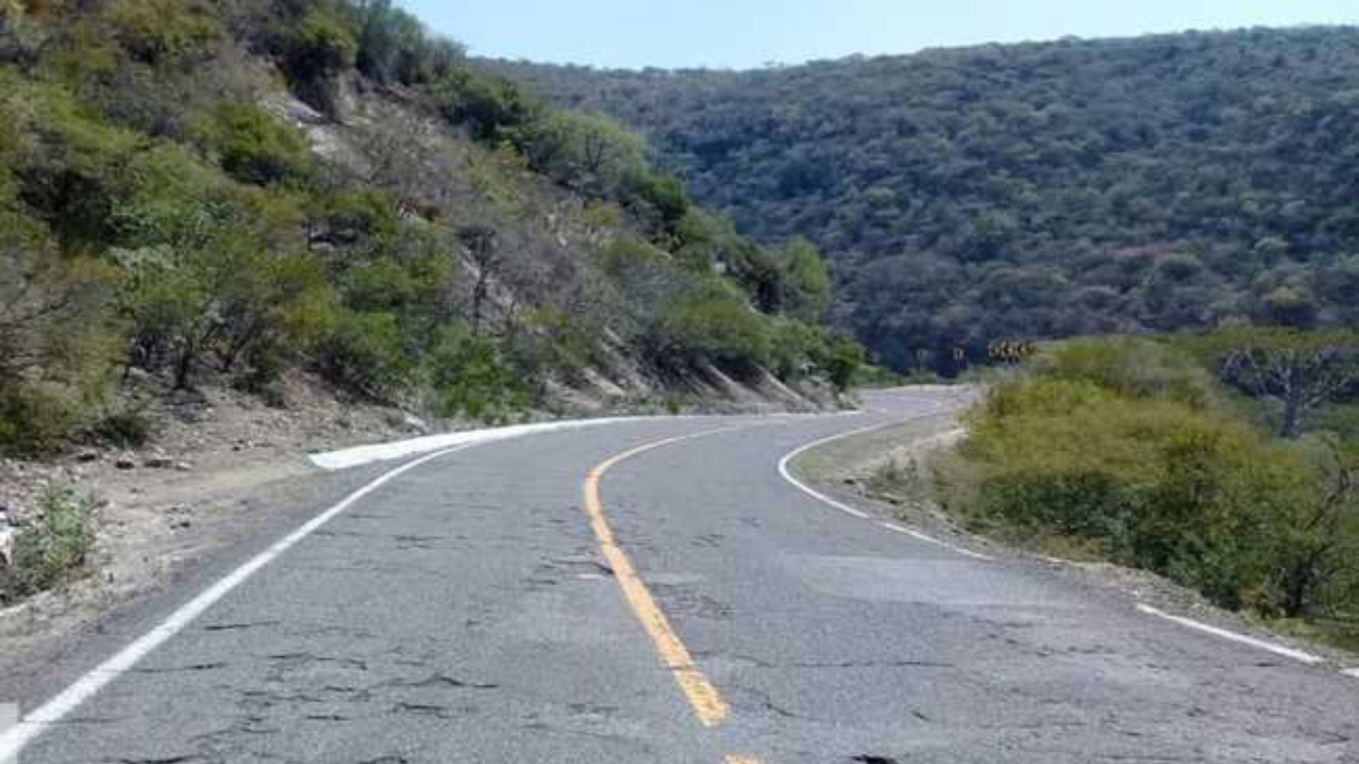 Por Día de Muertos, comerciantes en la Mixteca de Puebla exigen vigilancia vial 