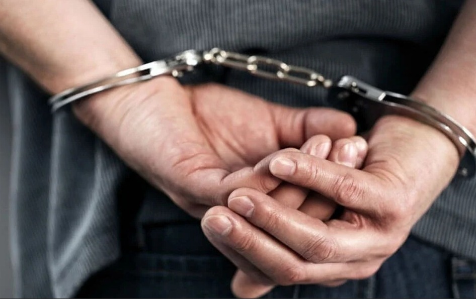 Un hombre fue detenido porque presuntamente se llevaba a una niña privada de su libertad