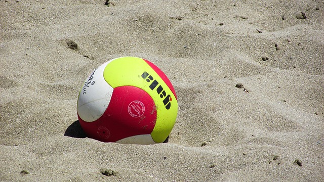Comienza a llegar la arena para las canchas del Mundial de Voleibol de Playa en Cholula