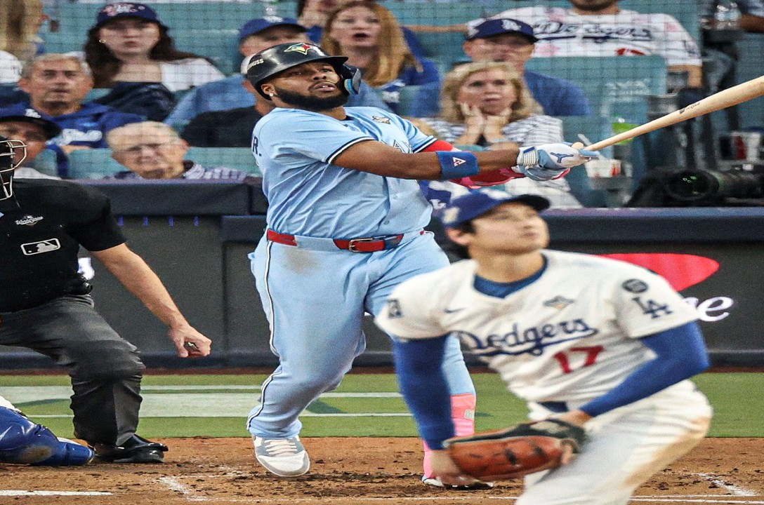 Toronto gana 6-2 y empareja la serie ante los Dodgers