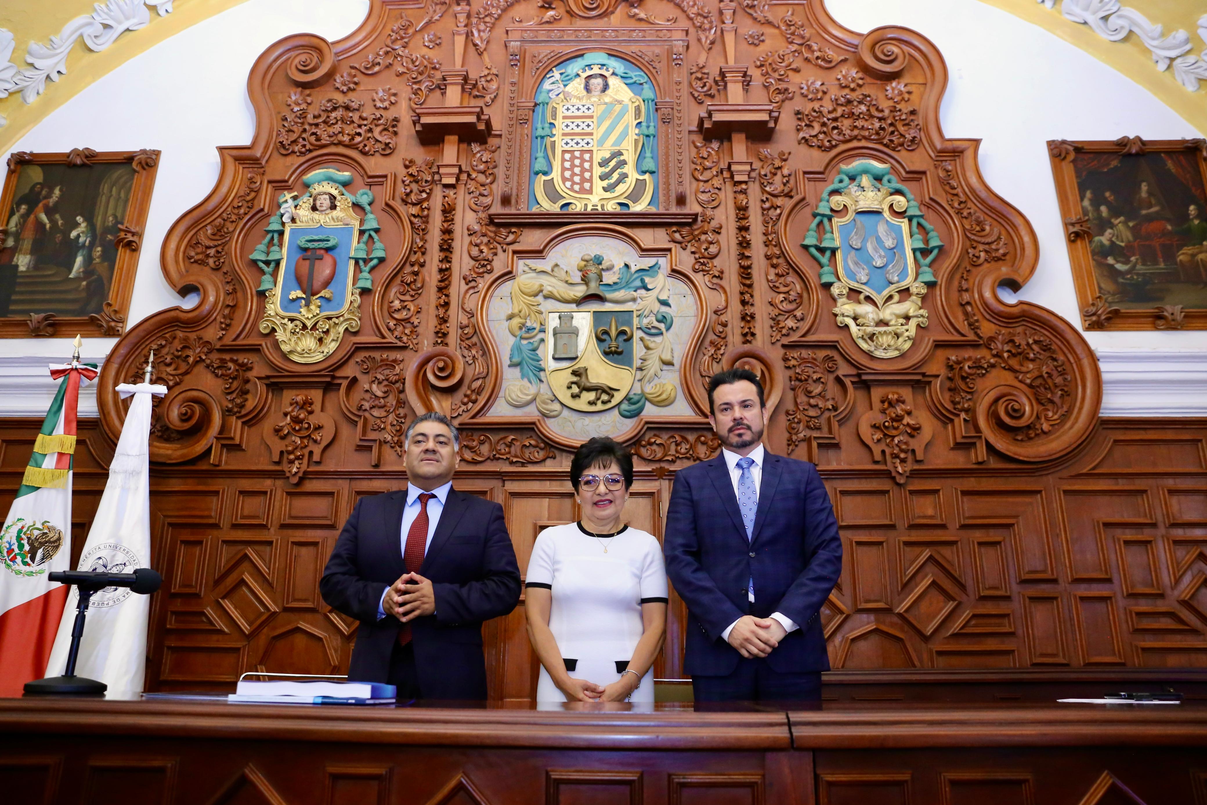 Cedillo rinde protesta en BUAP; va por rechazo cero y acuerdos del paro