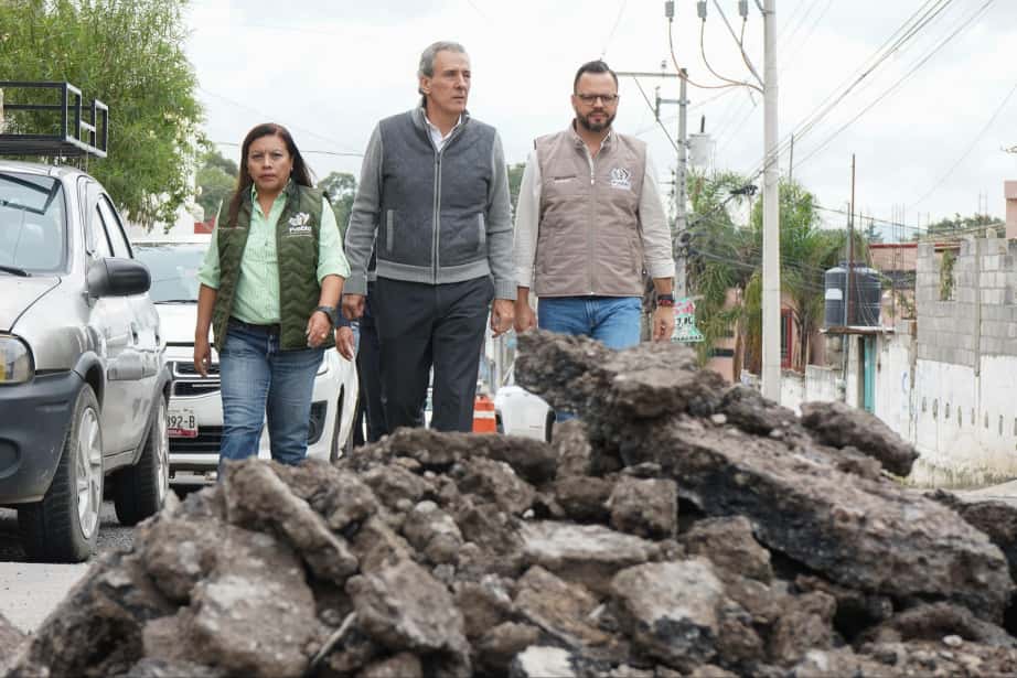 Supervisa Chedraui trabajos de bacheo en la colonia San José del Conde