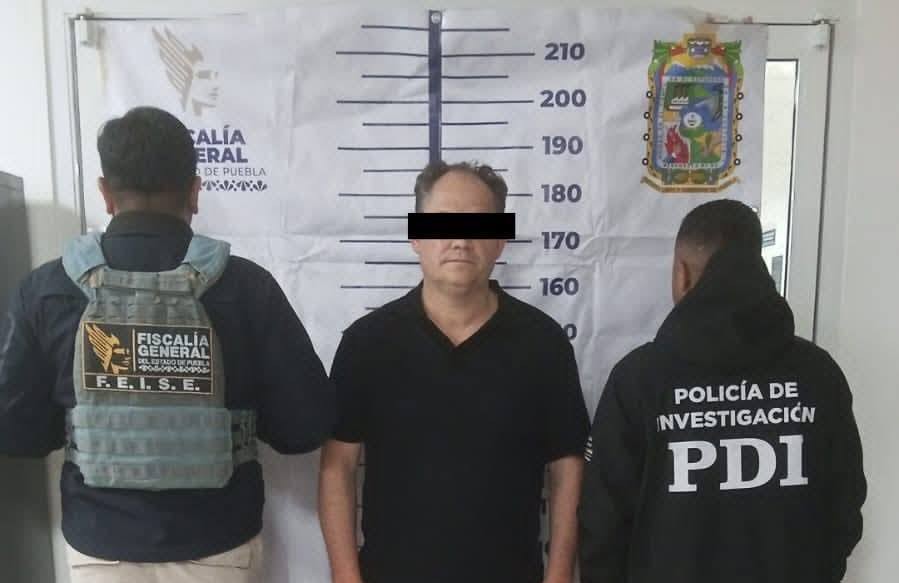 Detienen en el aeropuerto de CDMX al heredero del consorcio avícola de Socorro Romero