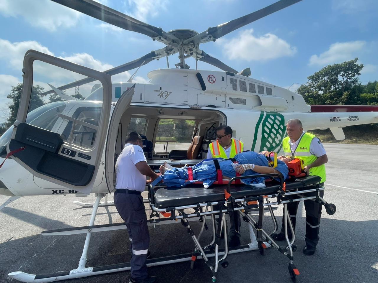Estado coordina traslado al Hospital de la Mujer para atender a mujer de Huauchinango con complicaciones en embarazo