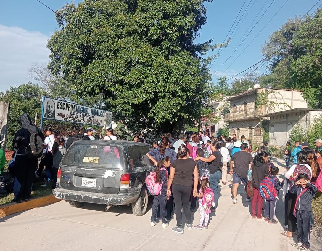 Tan solo en una semana 3 escuelas fueron cerradas por padres de familias el sur del estado
