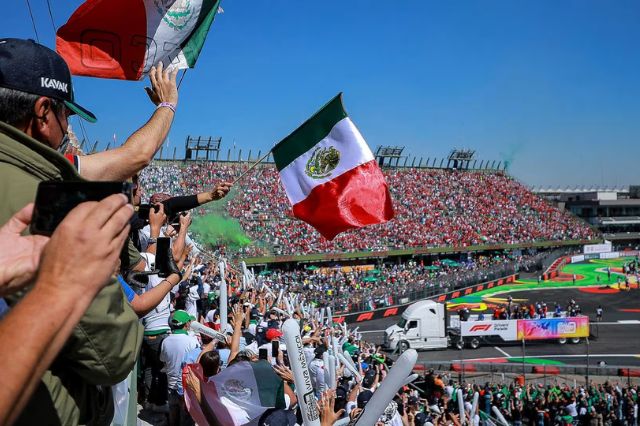Aficionados protagonizan riña en el Autódromo Hermanos Rodríguez