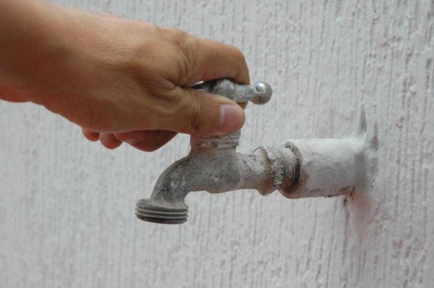 Armenta garantiza suministro de agua para Xoxtla