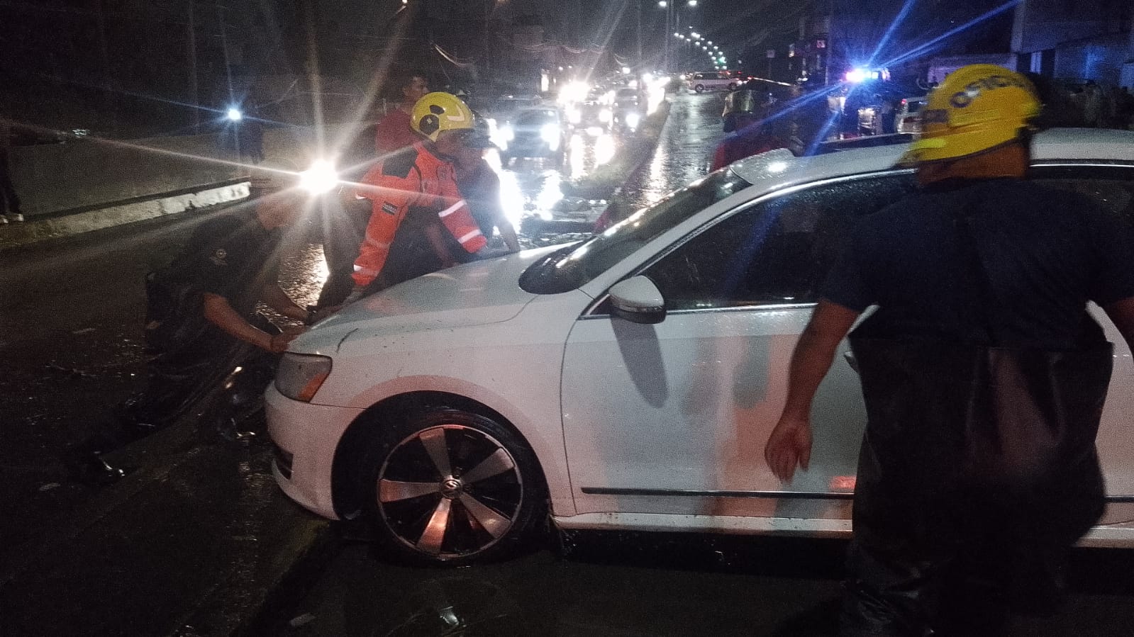 Atienden ocho puntos críticos en la capital por lluvias intensas