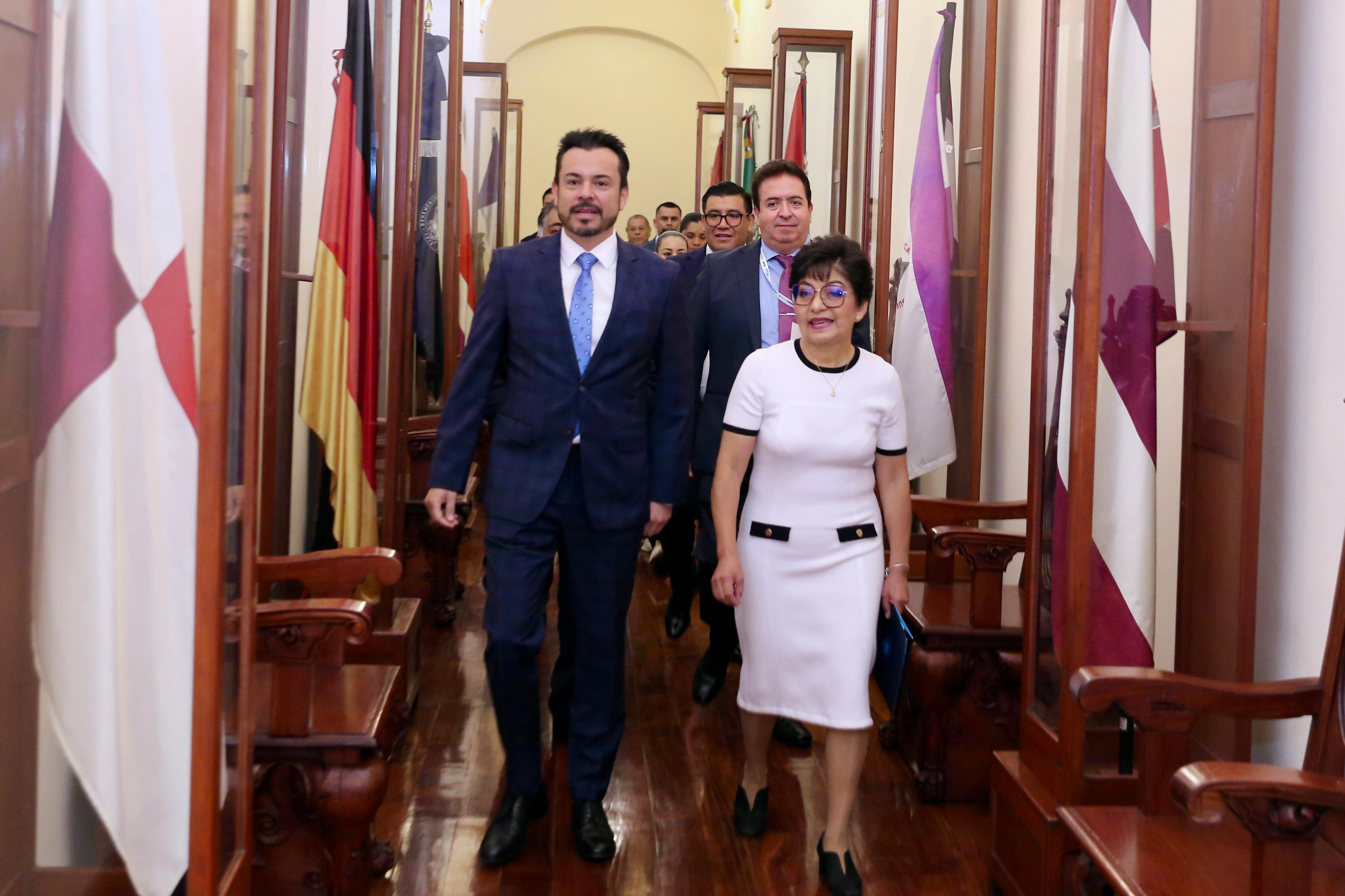 VIDEO García Parra rechaza que portada en revista sea campaña anticipada para la alcaldía 