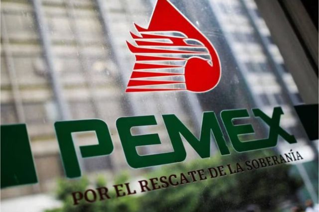 Pemex logra utilidades por 16 mil millones y reduce su deuda a la mitad