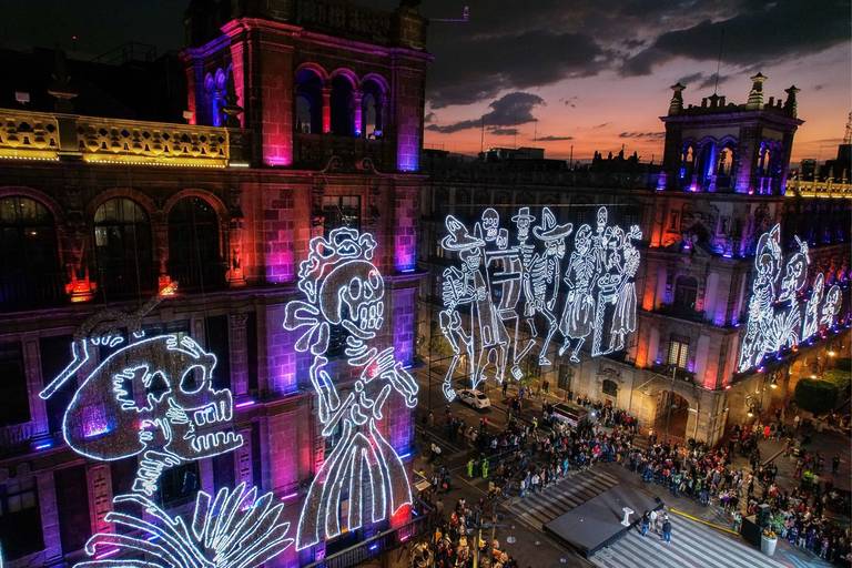 Realizan la Rodada Nocturna por Día de Muertos en CDMX 