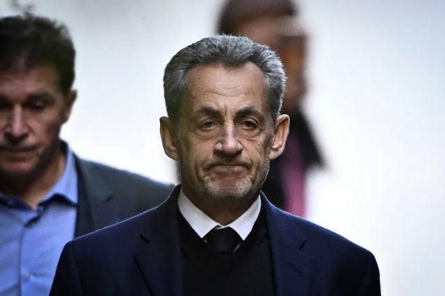 Sarkozy entra a prisión tras condena por financiamiento ilegal en Francia