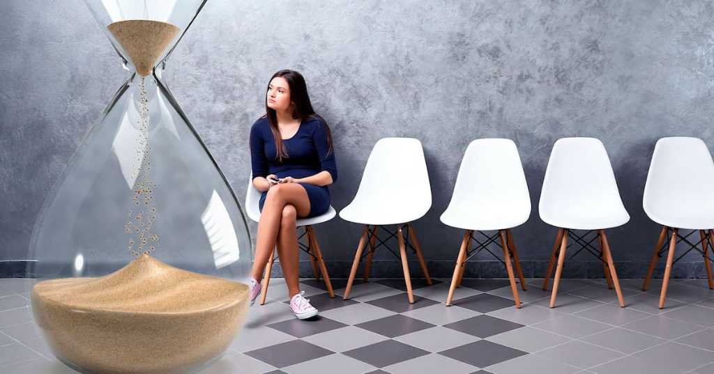 ¿Quieren trabajo? Un momento, por favor, todas nuestras líneas están ocupadas