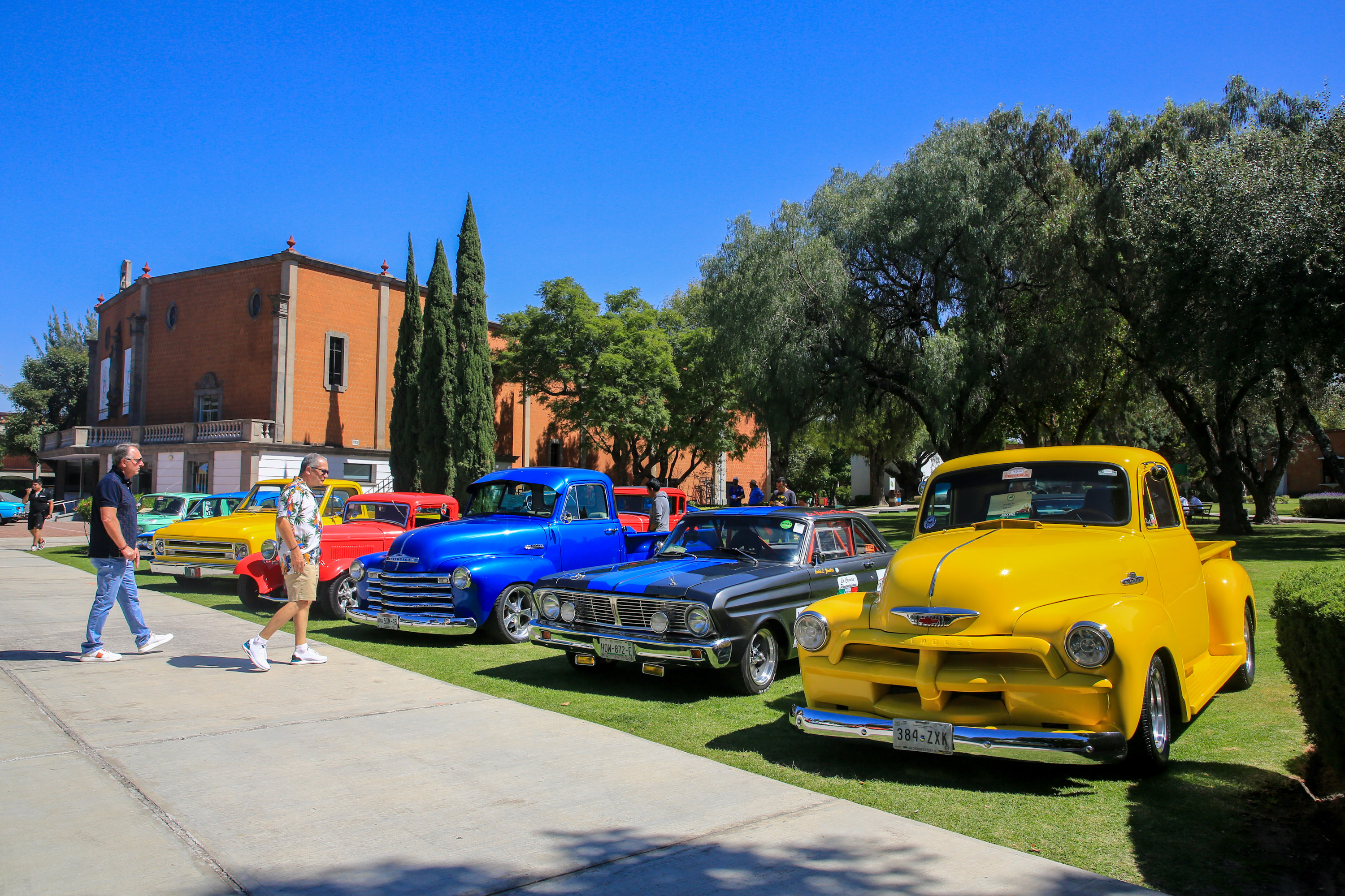 Gran afluencia al salón del Automóvil Antiguo en la UDLAP