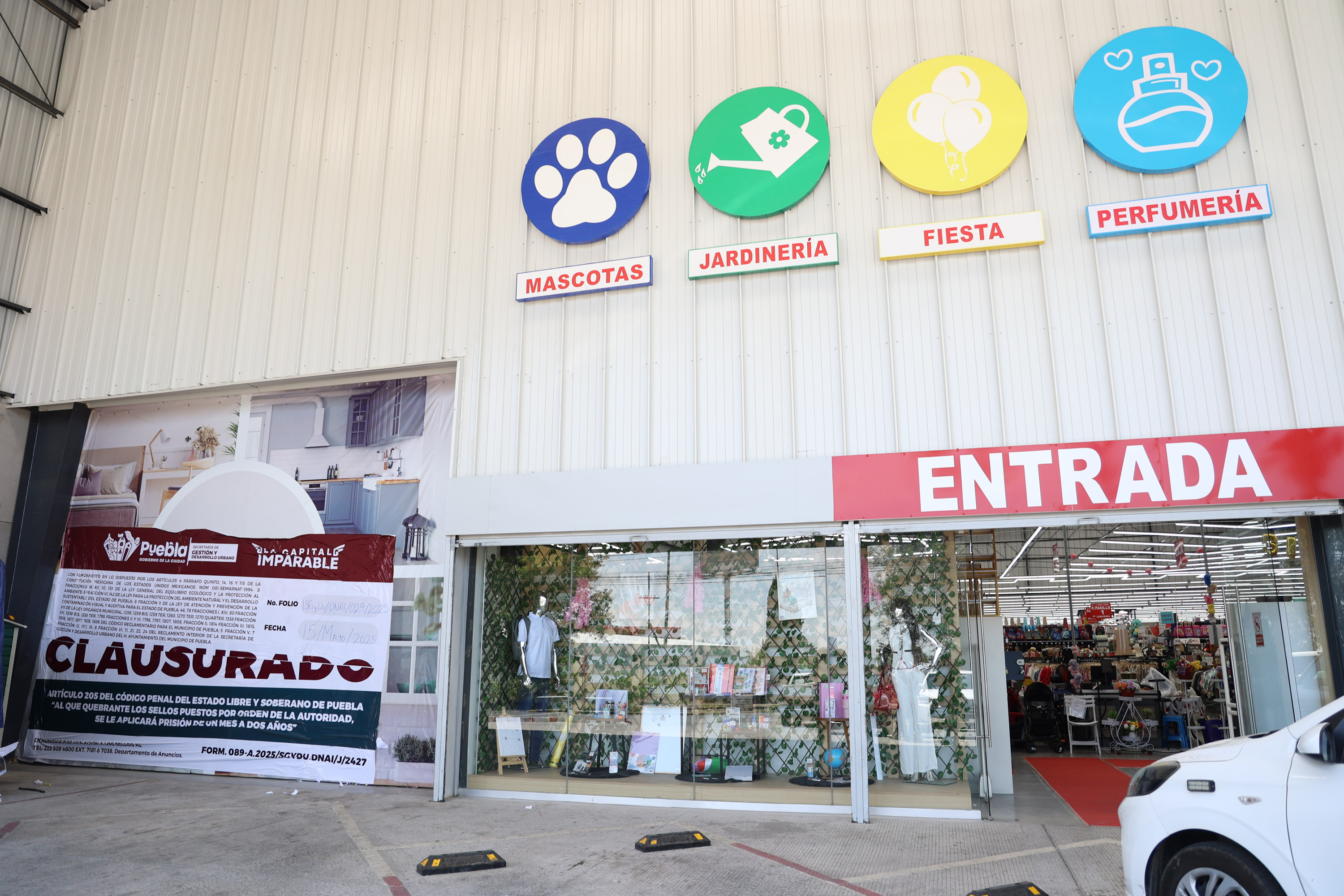 Van clausuradas 18 tiendas chinas en la ciudad de Puebla