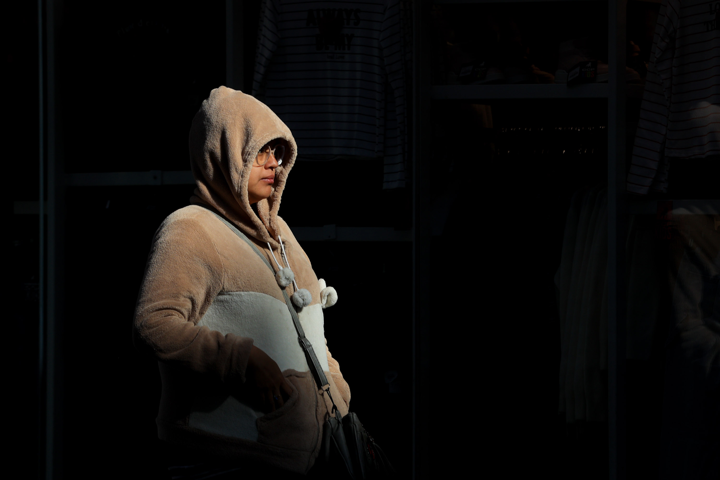 VIDEO Personas salen abrigadas este lunes de asueto en Puebla