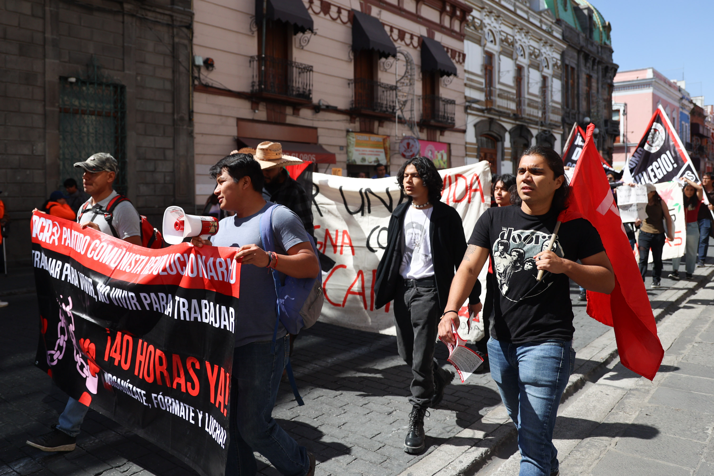 Con marcha piden aprobación de jornada laboral de 40 horas