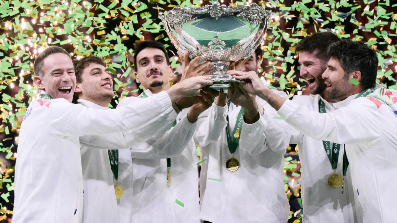 Italia conquista su tercera Copa Davis consecutiva al vencer a España en Bolonia
