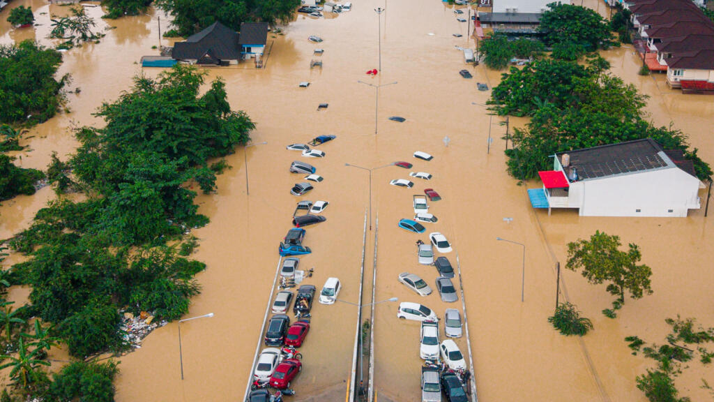 Inundaciones en Asia dejan cerca de 600 muertos por lluvias torrenciales