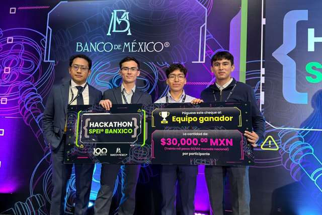 Estudiantes de Computación de la BUAP ganan en Hackathon SPEI Banxico
