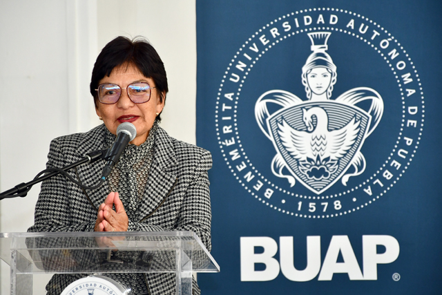 Toma protesta la Rectora Cedillo a Irma García como directora de la Prepa 2 de Octubre 