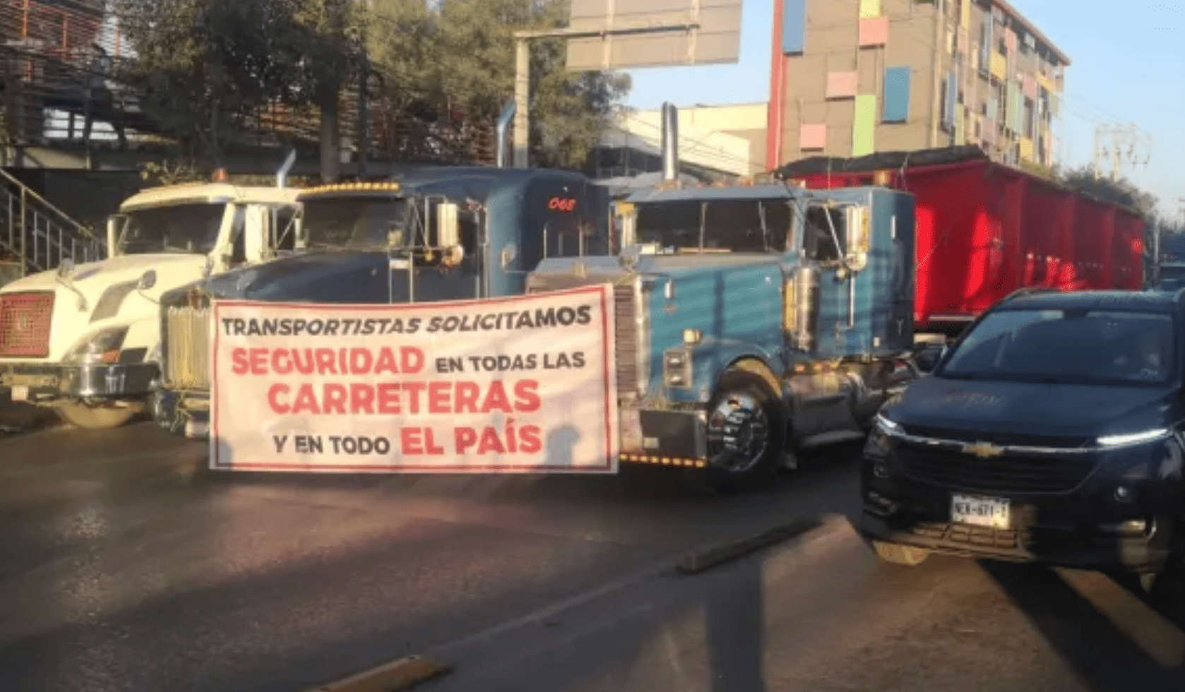 México cumple cuatro días con carreteras bloqueadas por agricultores y transportistas