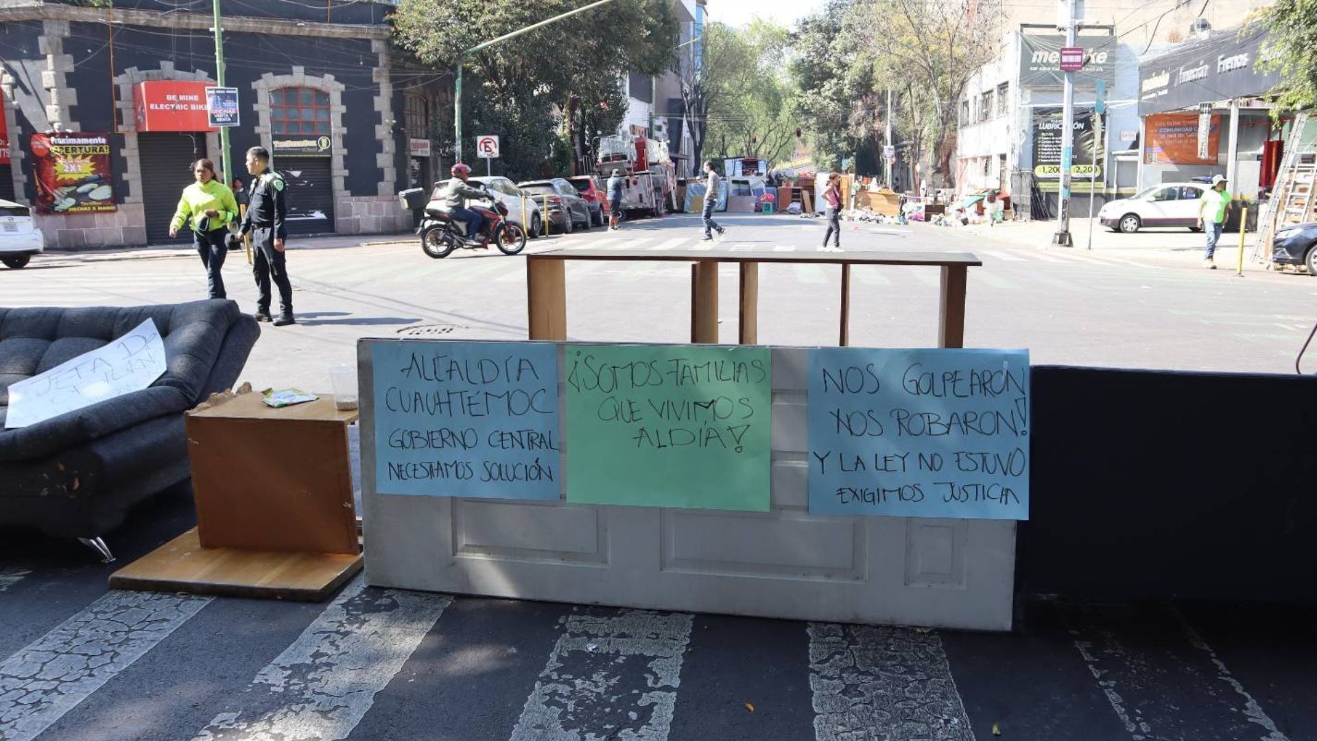 10 familias fueron desalojadas agresivamente de un predio en la Ciudad de México