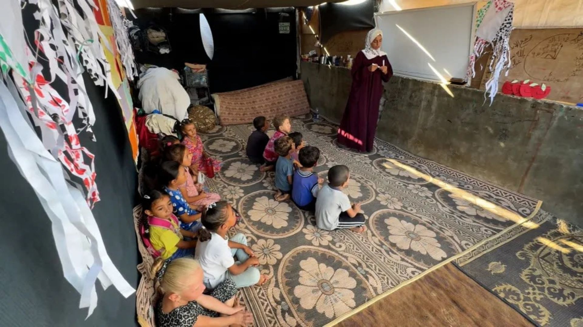 Tras dos años de masacres y muerte, niños en Gaza ya lograron regresar a clases 