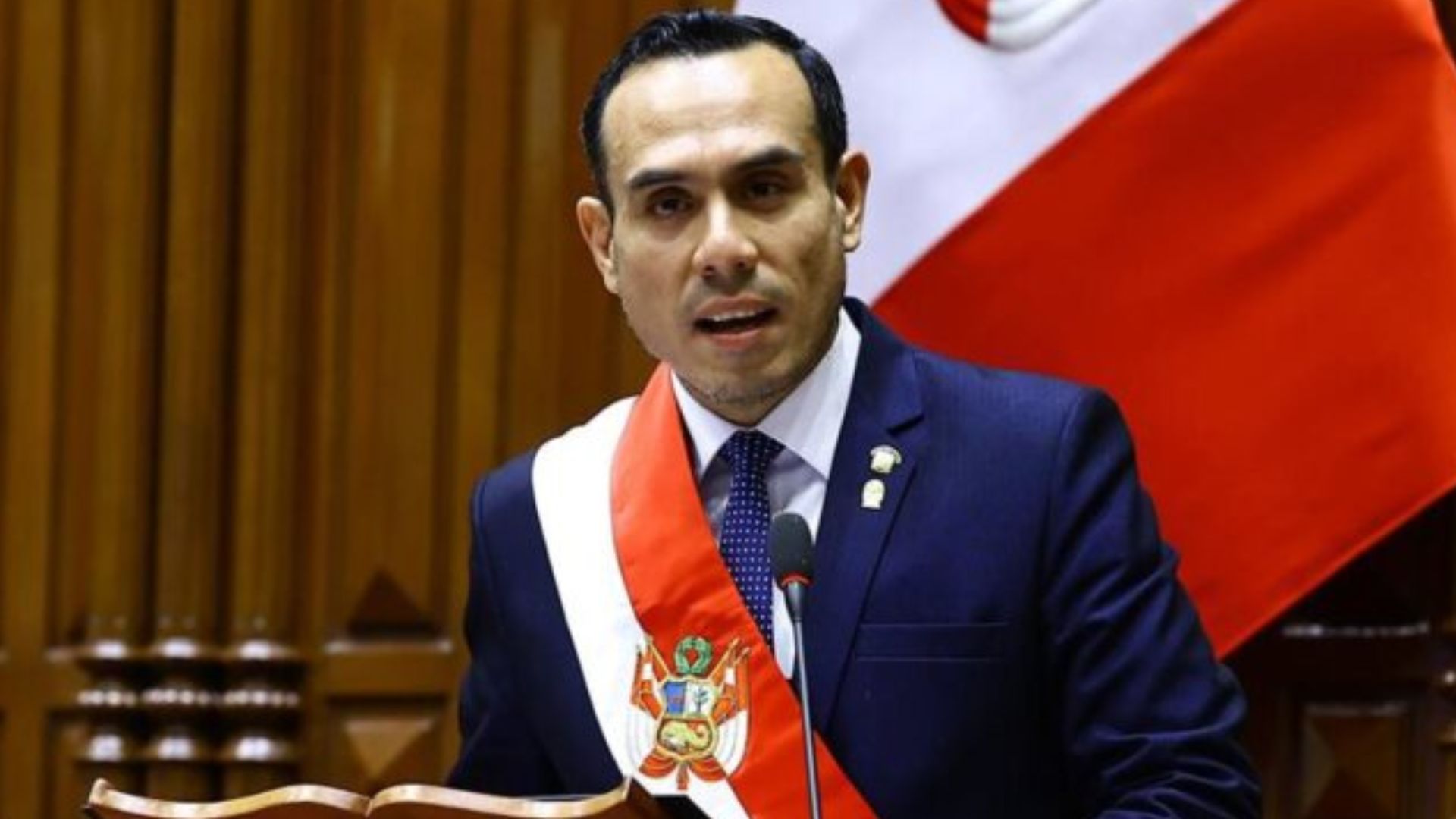 Presidente suplente de Perú amenaza con atacar a la embajada de México