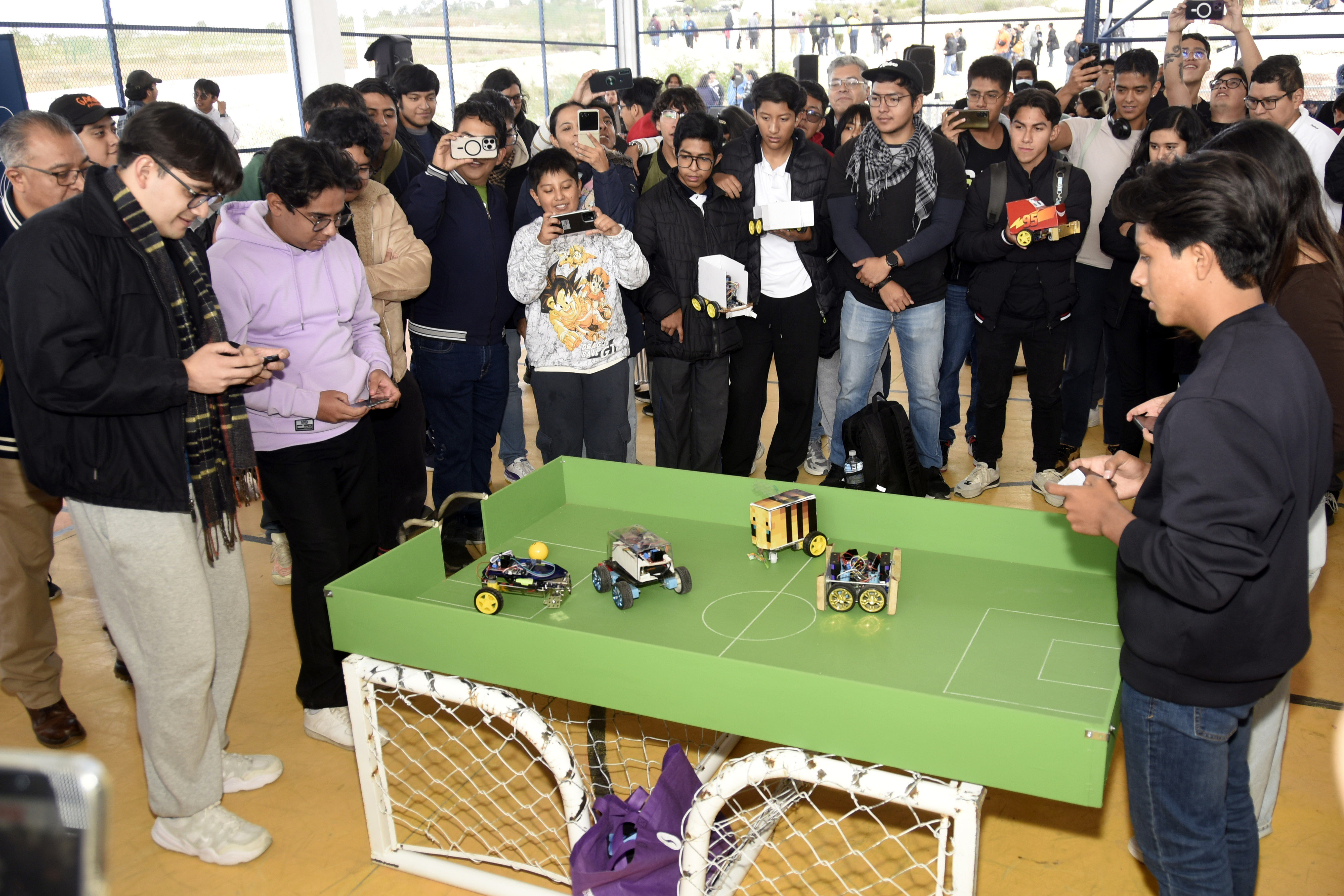 Inaugura la Rectora Lilia Cedillo Torneo de Robótica Guerra de Dioses 2025