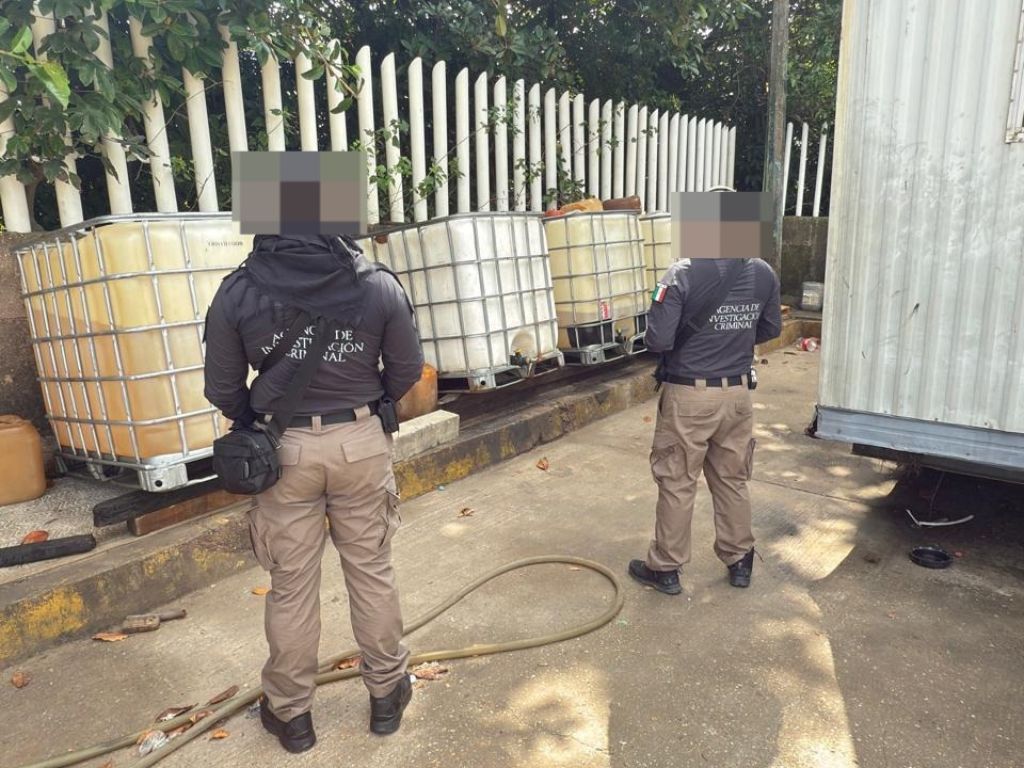 Aseguran más de 2 mil litros de huachicol y 24 vehículos en operativos en Coatzacoalcos