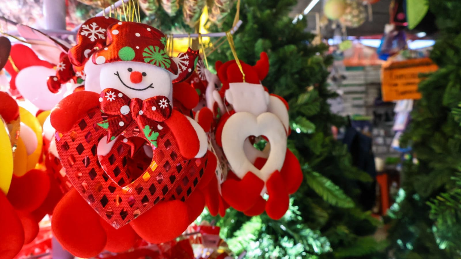 Habilitarían Parque El Carmen y Paseo Bravo para comercio navideño