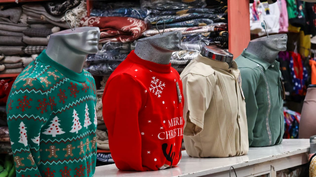 Comerciantes de Chiautempan se alistan para el inicio de la temporada de frío