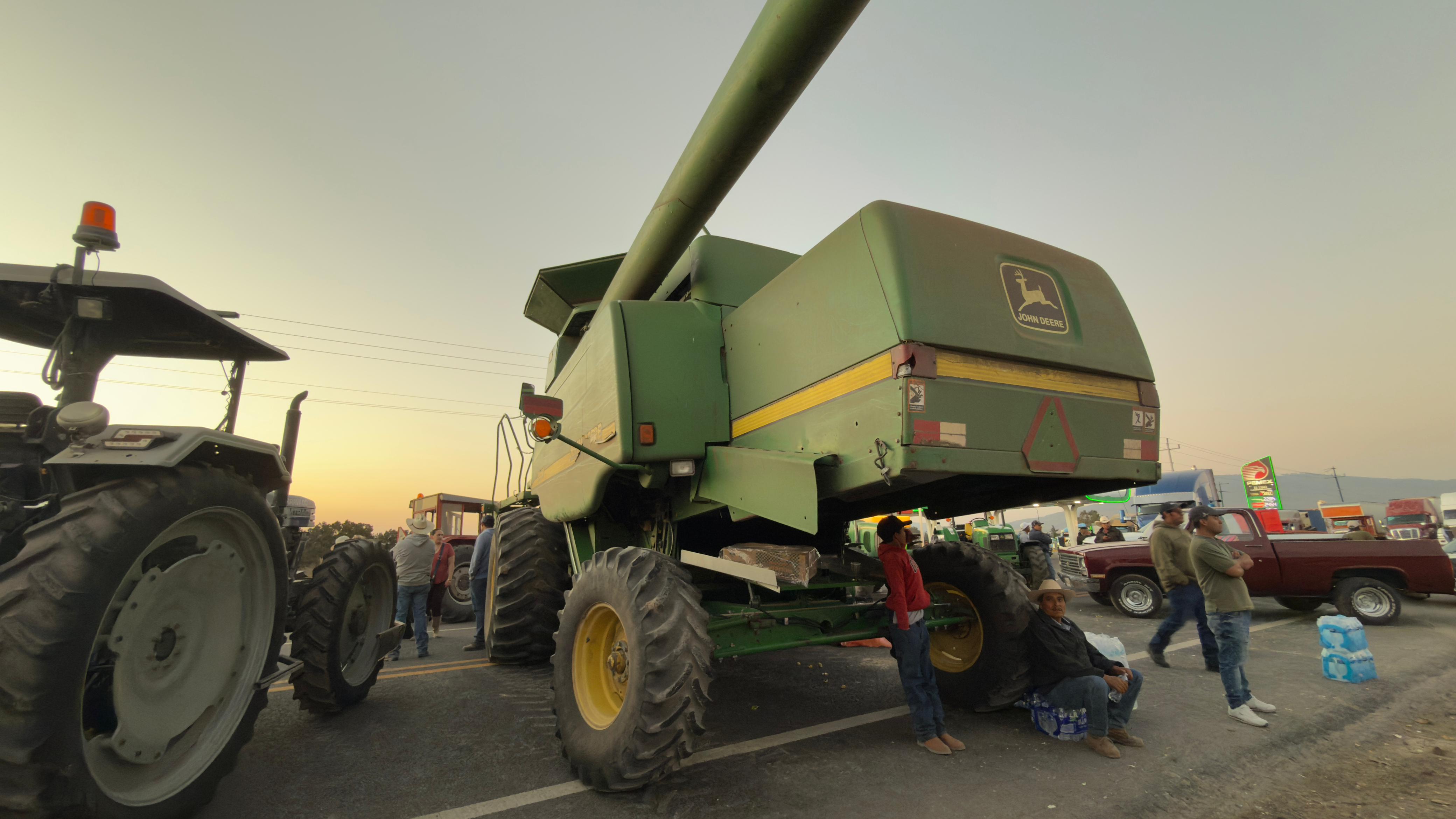 Nuevamente hay cierres carreteros en varios estados del país