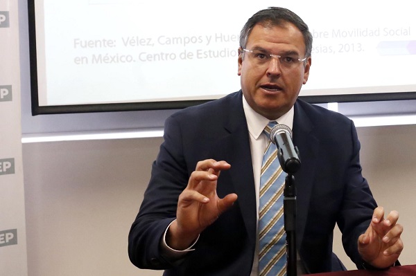 Herberto Rodríguez formaliza aspiración de presidir CCE Puebla 