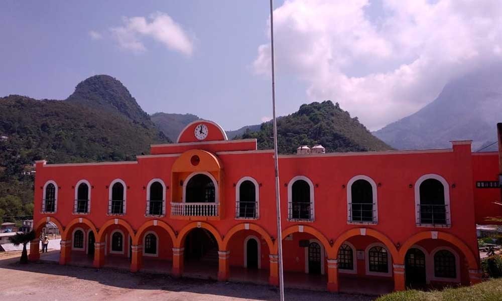 Ejecutan a balazos a tres personas, una menor de edad en Eloxochitlán