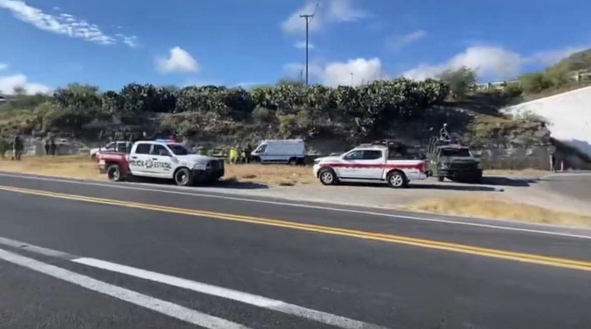 Hallan cuerpo sobre autopista Cuacnopalan-Oaxaca en Santa María Coapan 