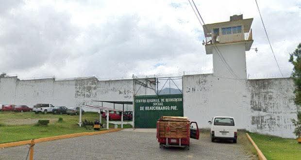 Sufre aparatosa caída de torre de vigilancia custodio del Cereso de Huauchinango 