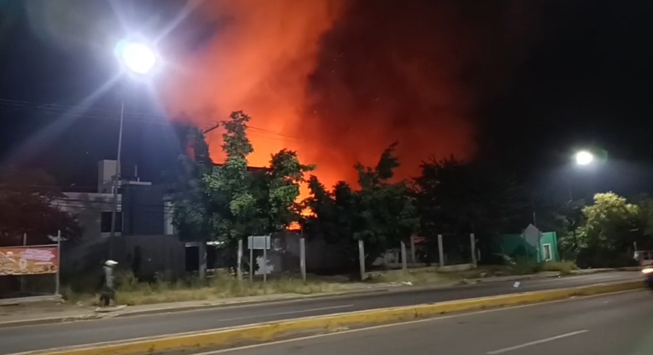 Incendio genera evacuación de abuelitos en Izúcar 