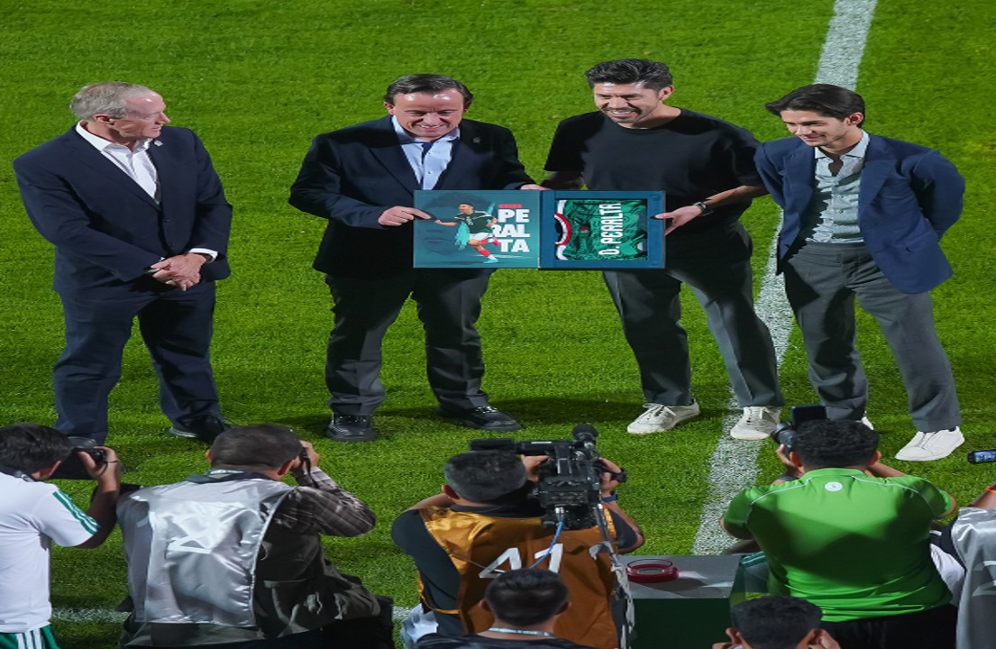 Homenaje a Oribe Peralta, leyenda de la Selección de México