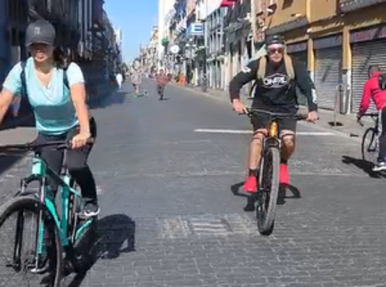 Poblanos disfrutan una nueva edición de la Vía Recreativa en Puebla