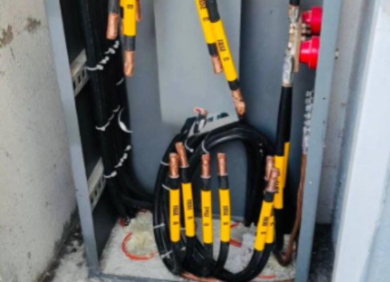 Intento de robo deja sin energía a restaurante de KFC en Plaza Atlixco 