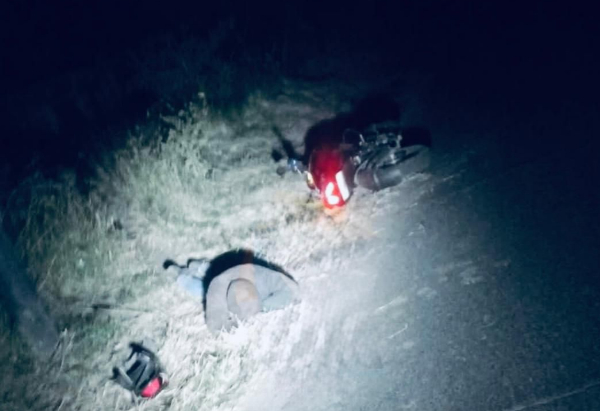 Motociclista sufre aparatoso accidente en la carretera Atlixco–Tianguismanalco