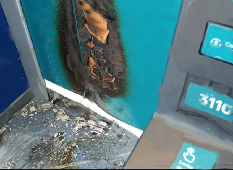 Vandalizan cajeros de Banamex en pleno Bulevar 5 de Mayo