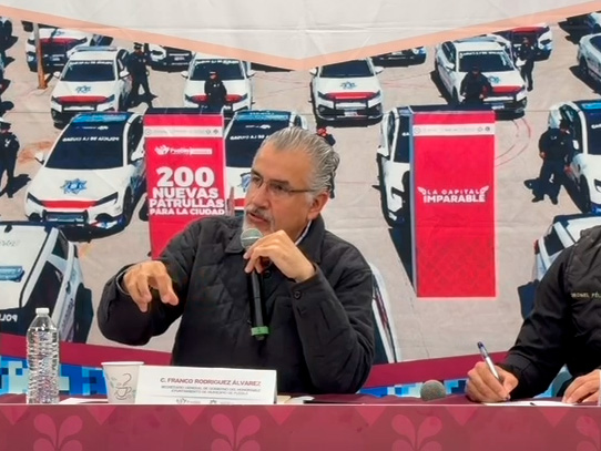 En operativo, clausuran 4 comercios en Plaza de la Tecnología por irregularidades 