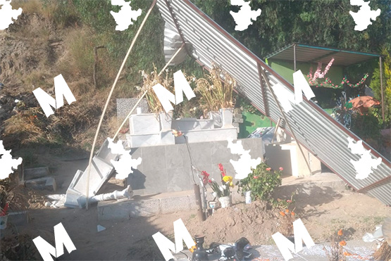 Sujeto causa destrozos al interior del panteón en Texmelucan