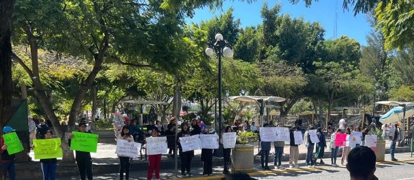 Alumnos de la FENERRR se manifiestan en solidaridad con jóvenes de Oaxaca, tras desalojo de casa del estudiante