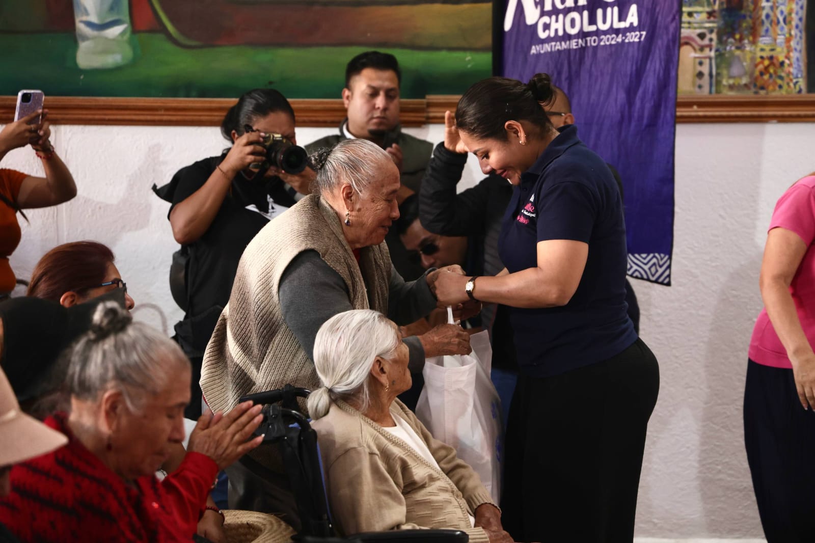 Comienza Lupita Cuautle quinta entrega de apoyos alimentarios 