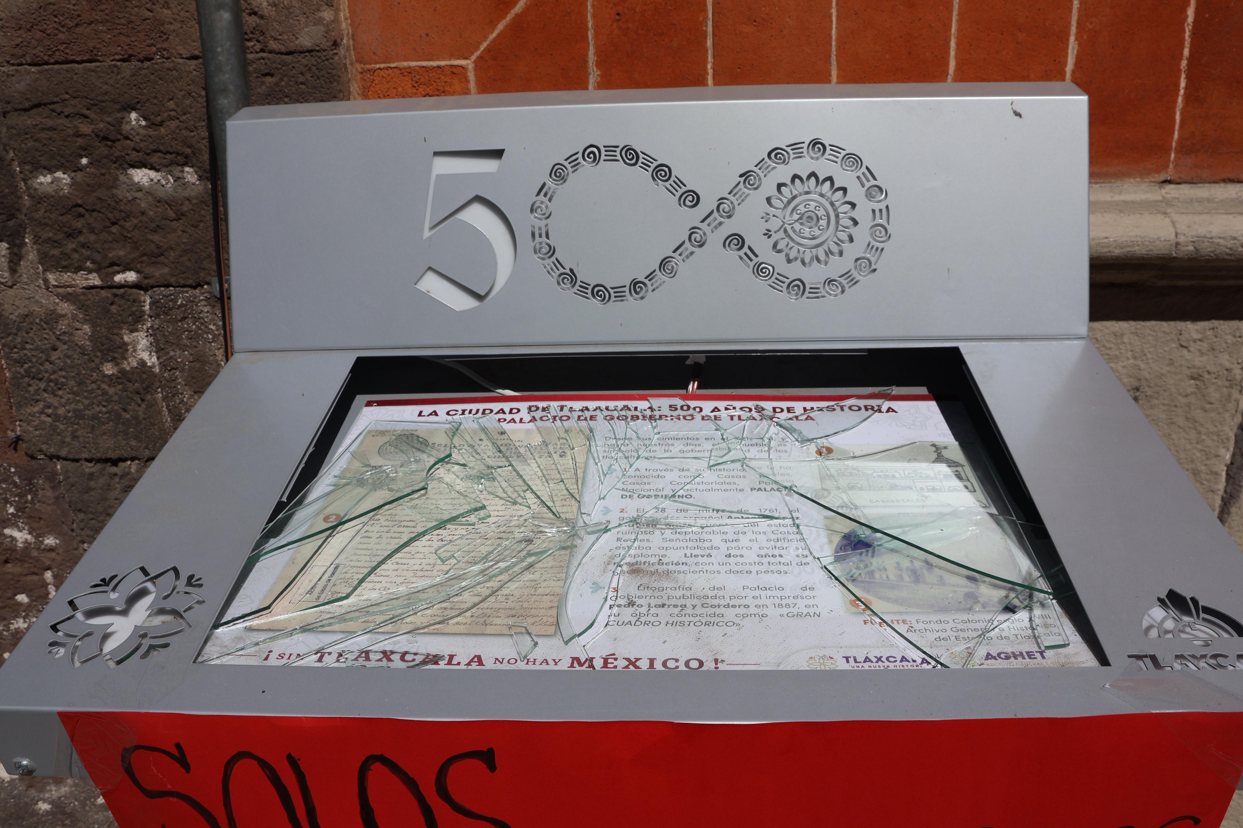 Rompen instalación informativa de 500 Años de Tlaxcala